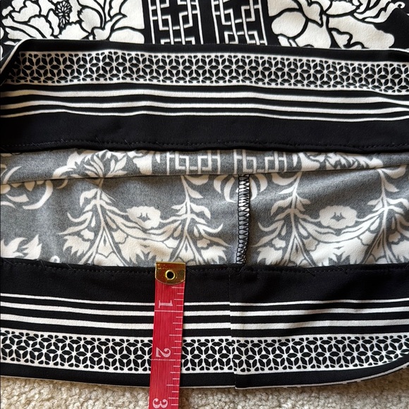 WHBM Elegant Black and White Sleeveless Floral Dress - Picture 6 of 8